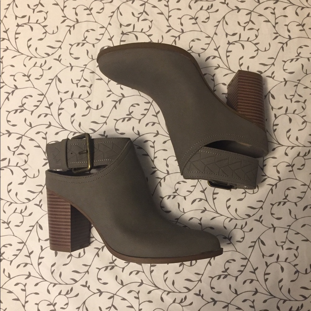 American Eagle Heels